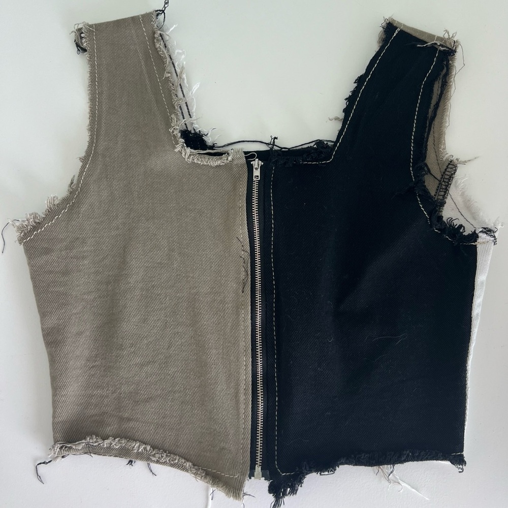 Color block Zip-up Tank Top - Size small
